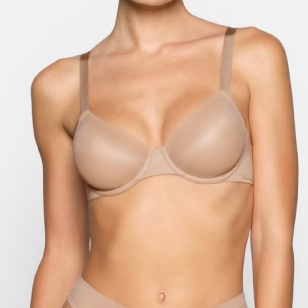 SKIMS No Show Unlined Demi Bra - 38DD